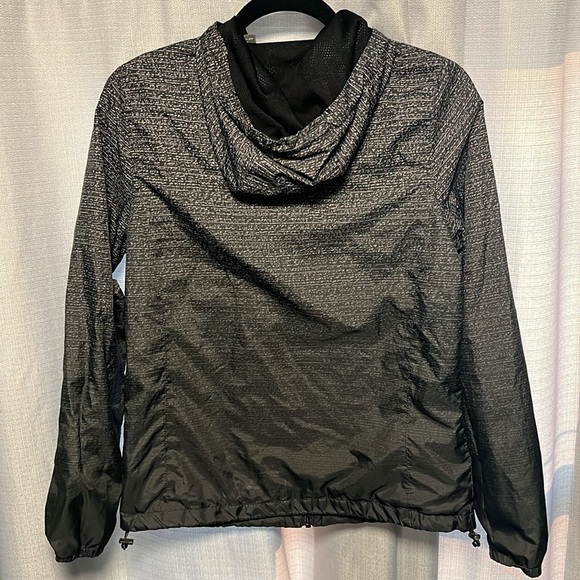 New balance jacket - Picture 2 of 3